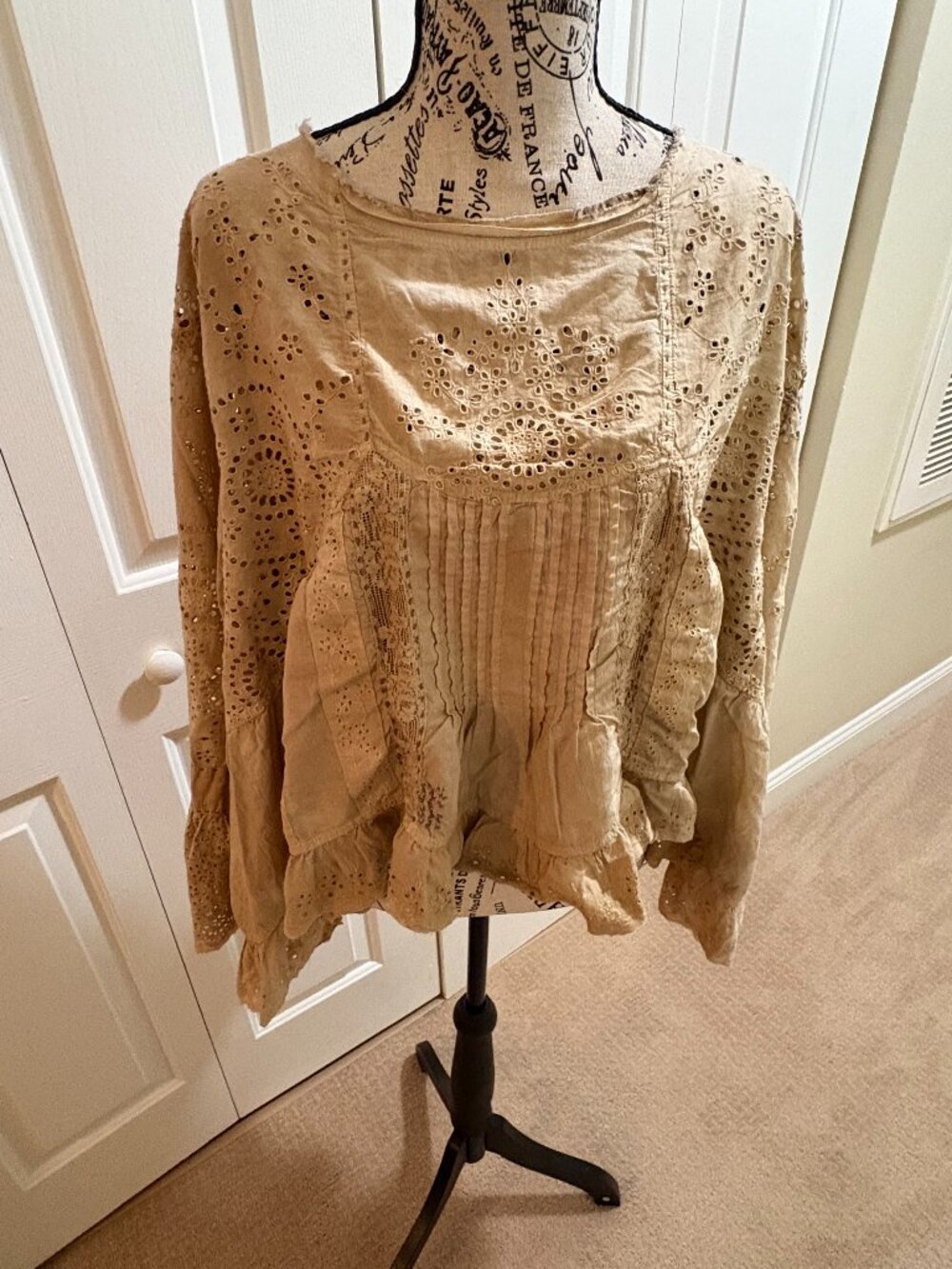 Magnolia Pearl Eyelet Dea Blouse #2212 Swan NWT